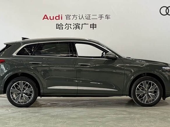 2025 Audi Q5 L III (GU), зелёный, 6190800 рублей - вид 4