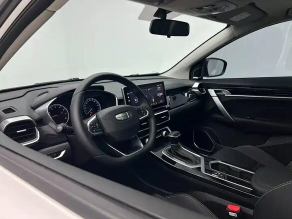 2025 Geely Coolray (Binyue L) I Рестайлинг 2, белый, 1650003 рублей - вид 12