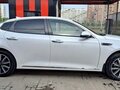 2019 Kia Optima IV Рестайлинг, белый, 1850000 рублей - вид 5