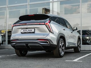 2026 Geely Atlas II, серебристый, 3415990 рублей, вид 3