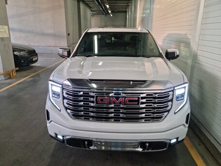 2023 GMC Sierra Crew Cab IV Рестайлинг, белый, 8000000 рублей, вид 3