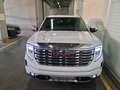 2023 GMC Sierra Crew Cab IV Рестайлинг, белый, 8000000 рублей - вид 2