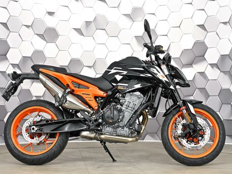 2023 KTM 890 Duke, чёрный, 899000 рублей, вид 3