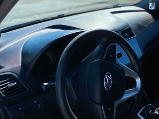 2013 Hyundai Solaris I, чёрный, 890000 рублей, вид 4