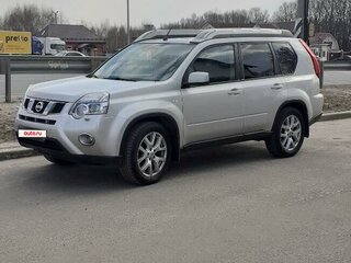 2014 Nissan X-Trail II Рестайлинг, серебристый, 1495000 рублей, вид 1