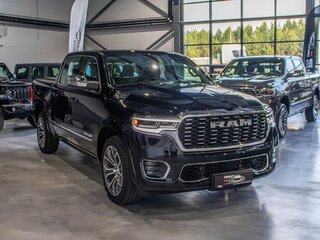 2026 Ram 1500 Crew Cab V Рестайлинг, чёрный, 10270000 рублей, вид 3