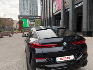 2021 BMW X6 40i III (G06), чёрный, 7600000 рублей, вид 4