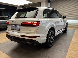 2025 Audi Q7 45 TFSI II (4M) Рестайлинг 2, белый, 11690000 рублей, вид 4
