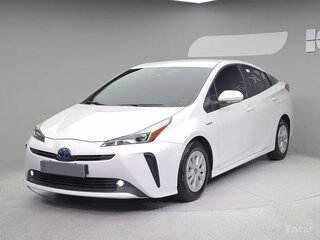 2022 Toyota Prius IV Рестайлинг (XW50), белый, 2148000 рублей, вид 1