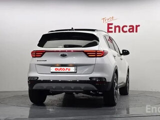 2021 Kia Sportage IV Рестайлинг, белый, 2040000 рублей, вид 4