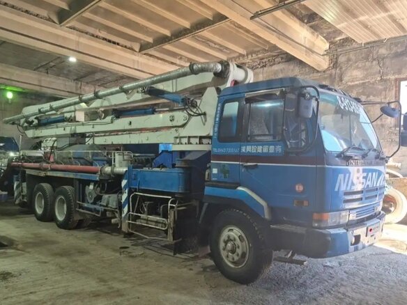 1990 Nissan Автобетононасос, синий, 5250000 рублей - вид 9