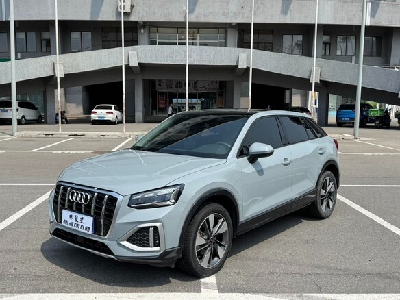 2023 Audi Q2 L 35 TFSI I Рестайлинг, серый, 1770700 рублей