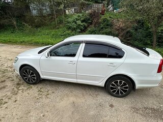 2012 Skoda Octavia II (A5) Рестайлинг, белый, 630000 рублей, вид 4