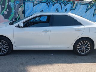 2017 Toyota Camry VII (XV50) Рестайлинг, белый, 2000000 рублей, вид 3