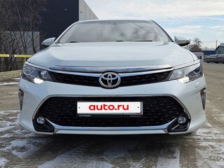 2017 Toyota Camry VII (XV50) Рестайлинг 2, белый, 3600000 рублей, вид 2