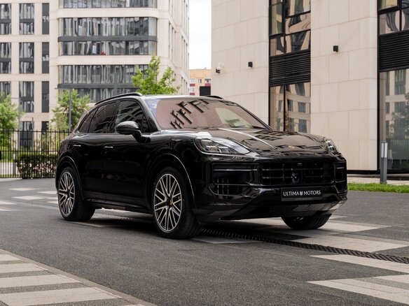 2026 Porsche Cayenne GTS III Рестайлинг, чёрный, 24900000 рублей - вид 2