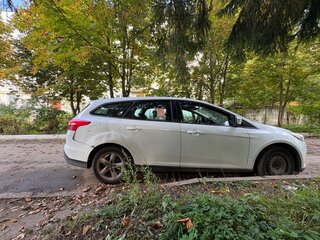 2017 Ford Focus III Рестайлинг, белый, 700000 рублей, вид 2