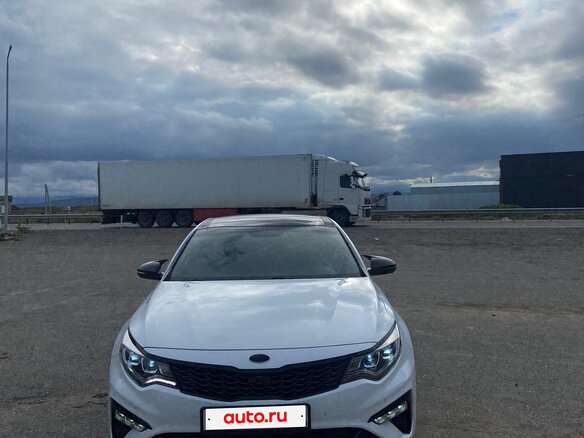2018 Kia Optima IV Рестайлинг, белый, 1840000 рублей - вид 3