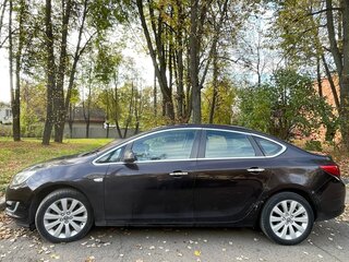2013 Opel Astra J Рестайлинг, коричневый, 850000 рублей, вид 2