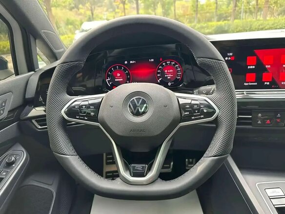 2023 Volkswagen Golf VIII, белый, 2099000 рублей - вид 11