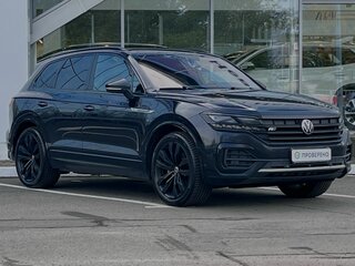 2021 Volkswagen Touareg III, чёрный, 5950000 рублей, вид 3