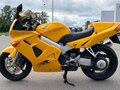 1999 Honda VFR 800, жёлтый - вид 3