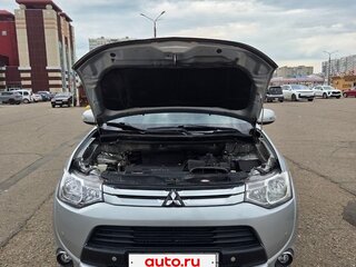 2014 Mitsubishi Outlander III Рестайлинг, серый, 1390000 рублей, вид 4