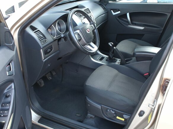 2015 Geely Emgrand X7 I, бежевый, 520000 рублей - вид 12