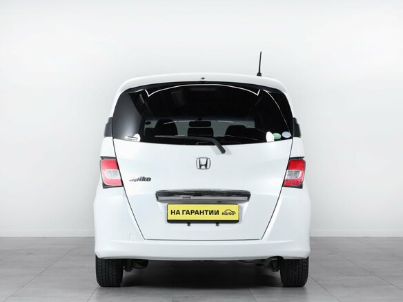 2014 Honda Freed Spike I Рестайлинг, белый, 1249000 рублей - вид 4