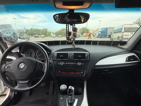 2013 BMW 1 серии 116i II (F20/F21), белый, 1100000 рублей - вид 6