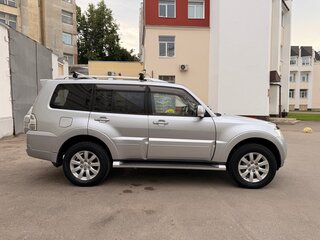2010 Mitsubishi Pajero IV, серый, 1700000 рублей, вид 3