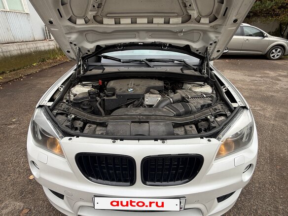 2014 BMW X1 20i I (E84) Рестайлинг, белый - вид 2