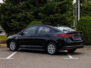 2022 Hyundai Solaris II Рестайлинг, чёрный, 1545000 рублей, вид 4
