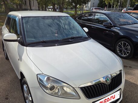 2011 Skoda Fabia II Рестайлинг, белый, 555000 рублей, вид 2