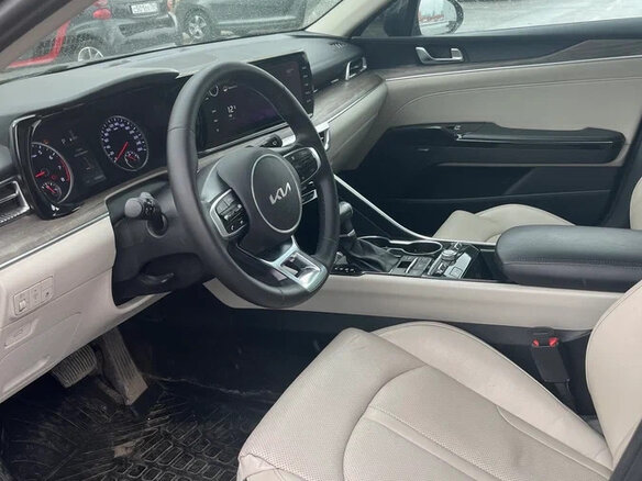 2022 Kia K5 III, чёрный - вид 5