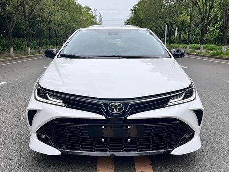 2023 Toyota Corolla XII (E210), белый, 1600000 рублей, вид 2