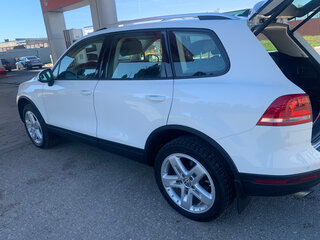 2015 Volkswagen Touareg II Рестайлинг, белый, 2700000 рублей, вид 3