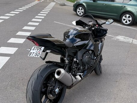 2022 Yamaha YZF-R1, чёрный, 2400000 рублей, вид 4