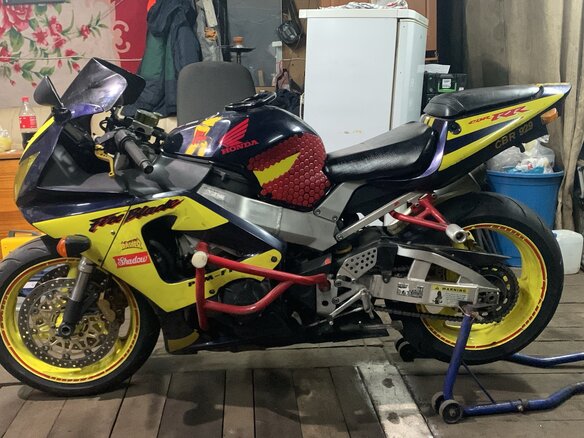 2001 Honda CBR 929RR Fireblade, жёлтый, 550000 рублей - вид 9
