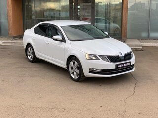 2017 Skoda Octavia III (A7) Рестайлинг, белый, 1325000 рублей, вид 3