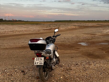 2014 Yamaha YBR125, серебристый, 100000 рублей, вид 3