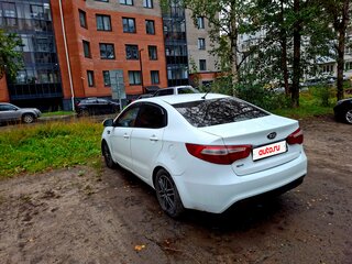 2013 Kia Rio III, белый, 390000 рублей, вид 5
