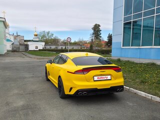 2021 Kia Stinger I Рестайлинг, белый, 3500000 рублей, вид 5