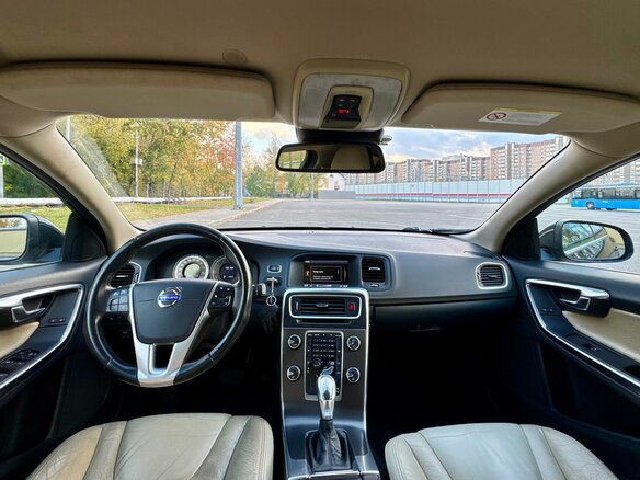 2013 Volvo S60 II, чёрный - вид 8