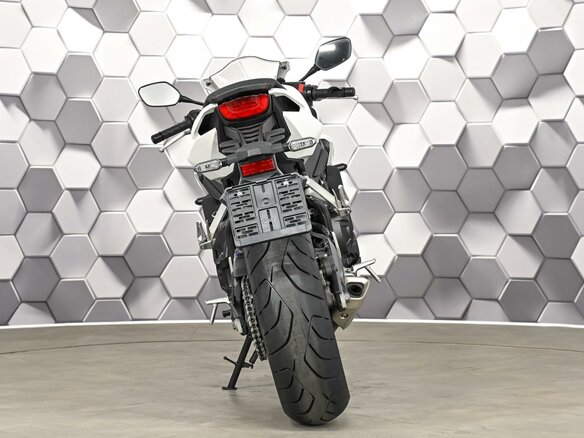 2023 Honda CBR 650R, белый, 957000 рублей - вид 5