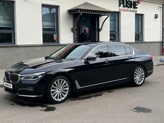 2016 BMW 7 серии 750i xDrive VI (G11/G12), чёрный, 2350000 рублей, вид 1
