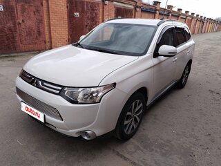 2012 Mitsubishi Outlander III, белый, 2000000 рублей, вид 1