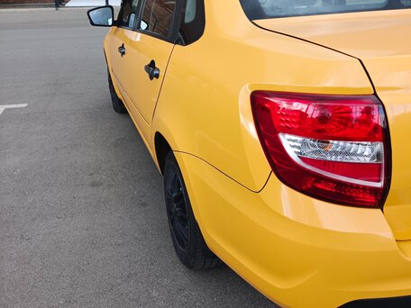 2025 Lada (ВАЗ) Granta I Рестайлинг, жёлтый, 800000 рублей, вид 3