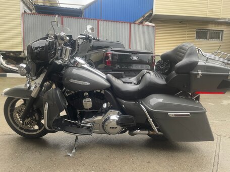 2010 Harley-Davidson Electra Glide, серый, 1100000 рублей, вид 1