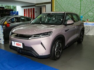 2026 BYD Yuan Up 45.12 kWh, серебристый, 1782033 рублей, вид 1